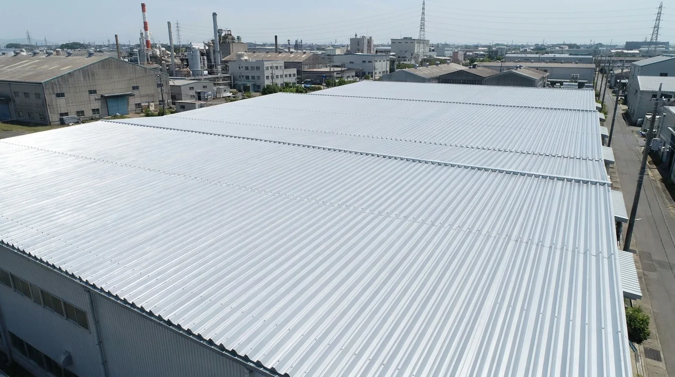 工場の折板屋根の塗装後